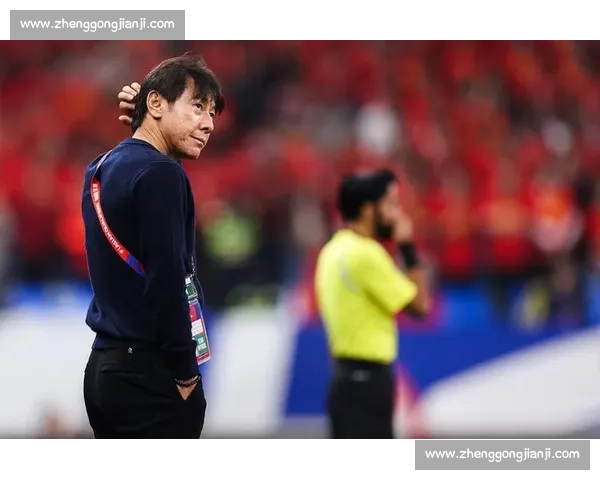 国足选帅开启年轻化转型，东亚杯启用过渡教练组