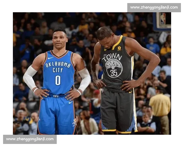 杜兰特与威少再度对决揭开兄弟情与胜负心的终极博弈篮球赛场上